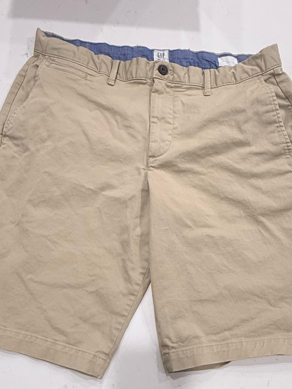 GAP Men's Light Tan Flat Front Chino Shorts